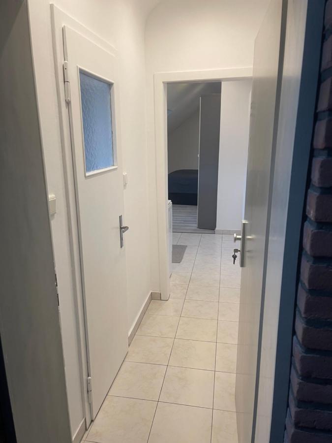 25 Qm Ferienwohnung Neuss Furth エクステリア 写真